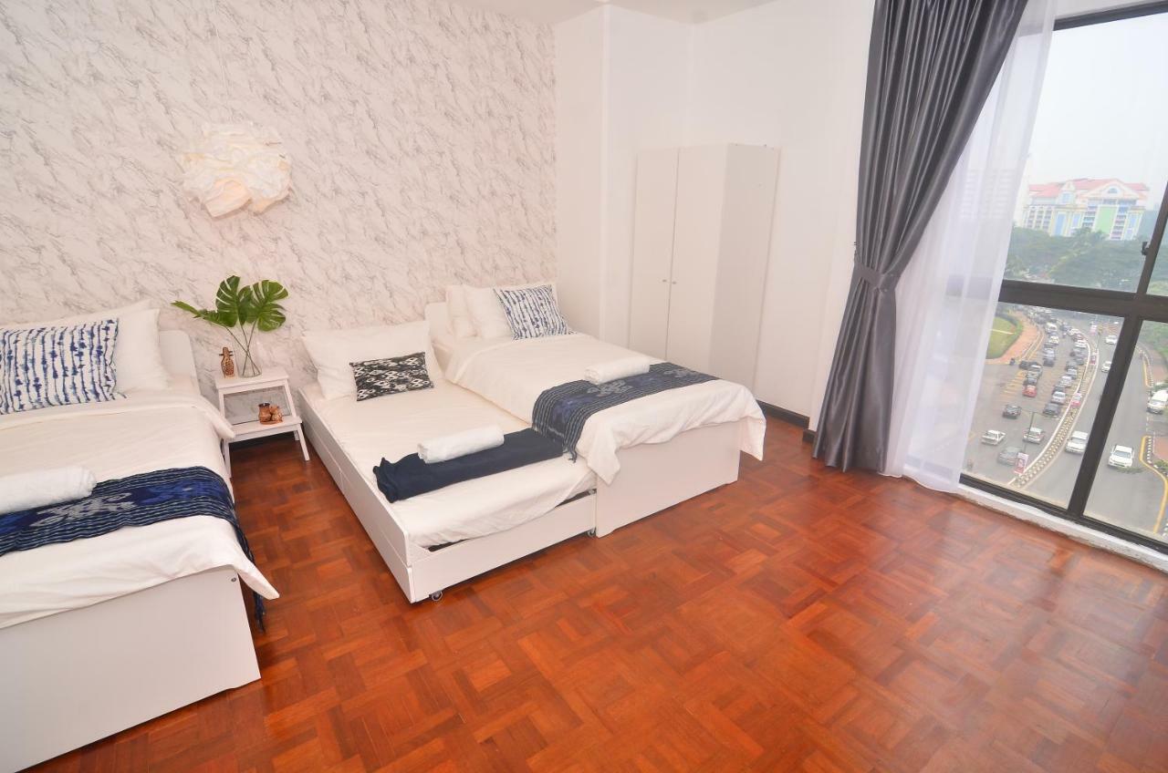 New Riverbank Suites - Waterfront Kuching City 外观 照片