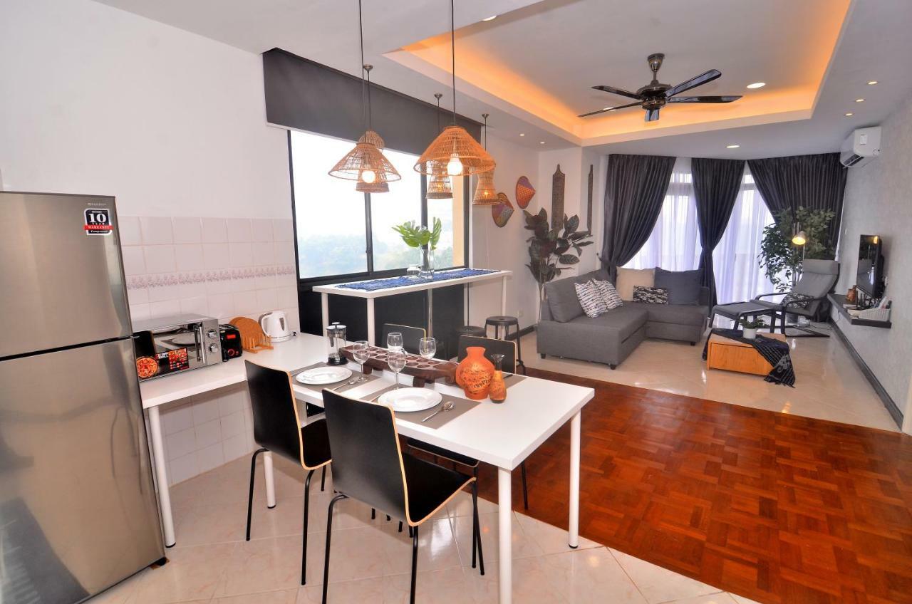 New Riverbank Suites - Waterfront Kuching City 外观 照片